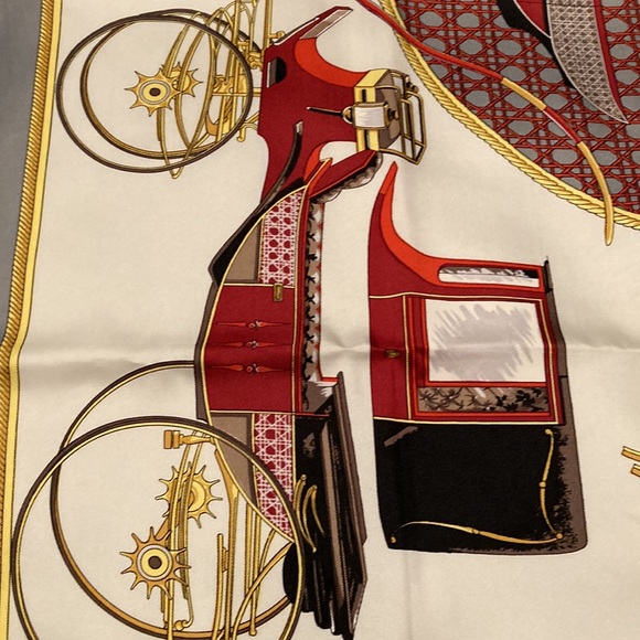 Hermes Classic Silk scarf - Picture 9 of 14